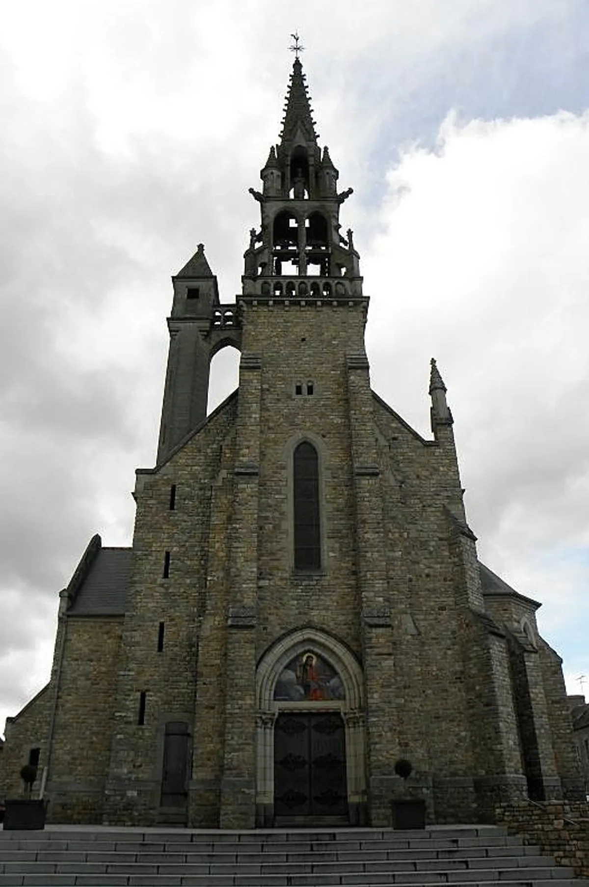 Église Notre Dame de la Visitation, Gosne