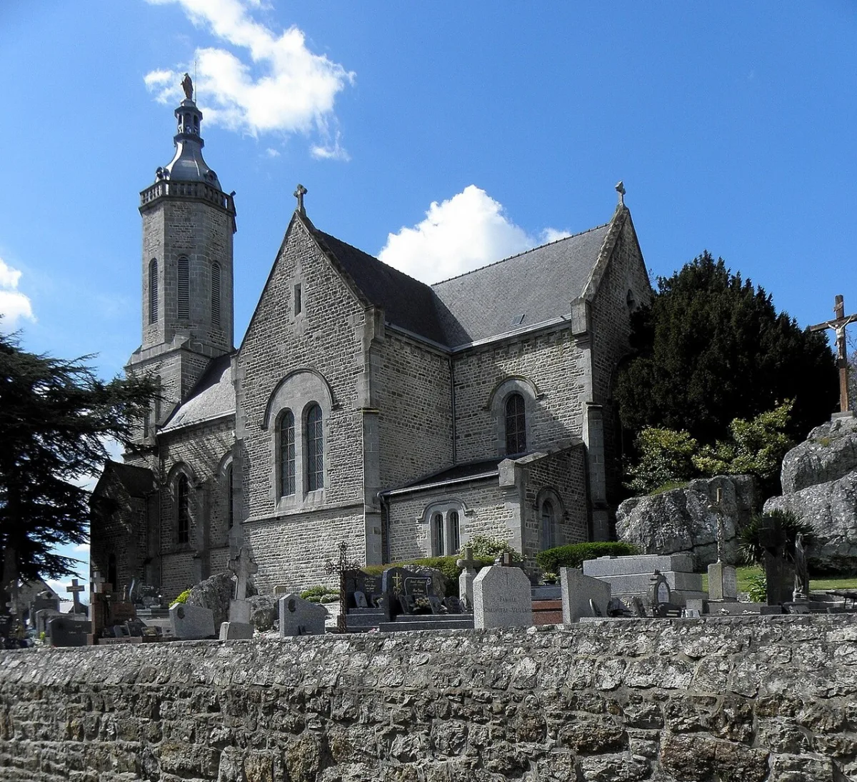Église Notre Dame de la Visitation, Montautour