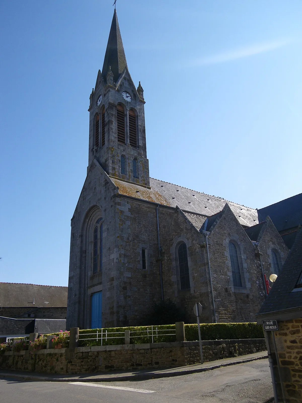 Église Saint Sulpice, Sens De Bretagne