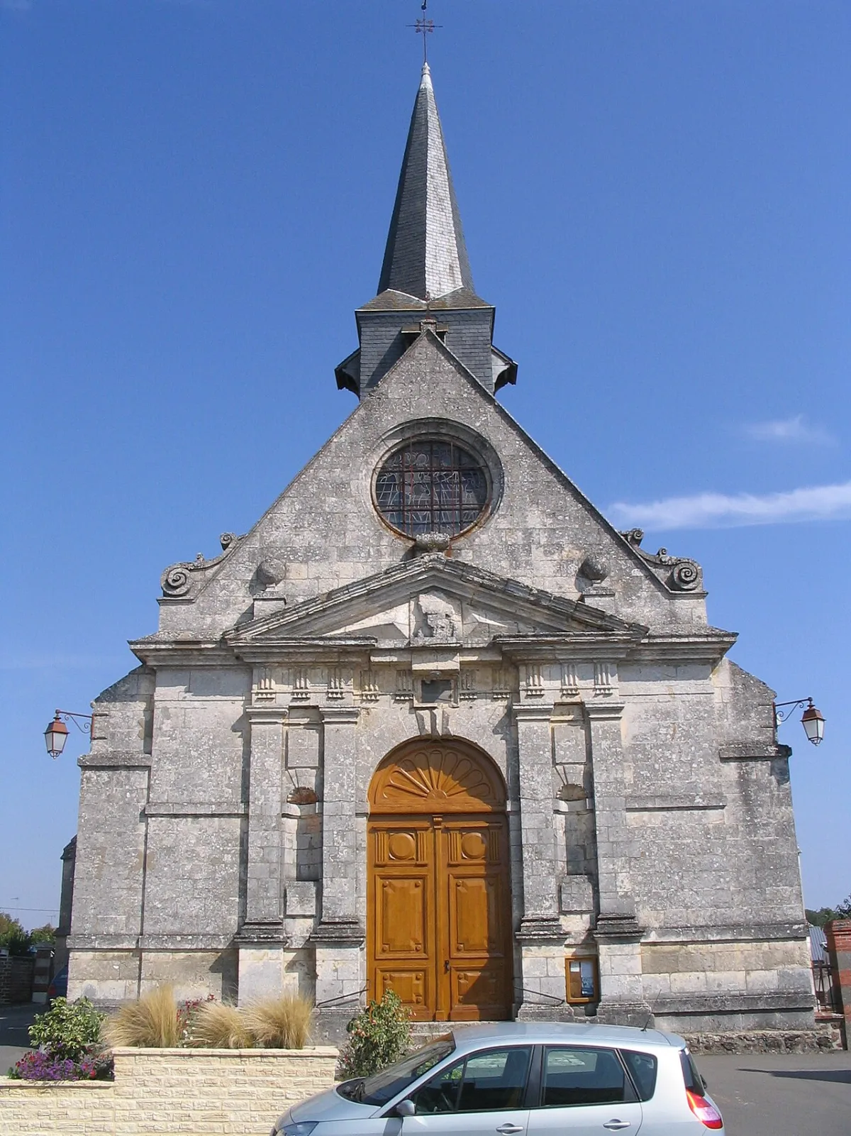 Droué (église saint Nicolas), Droue
