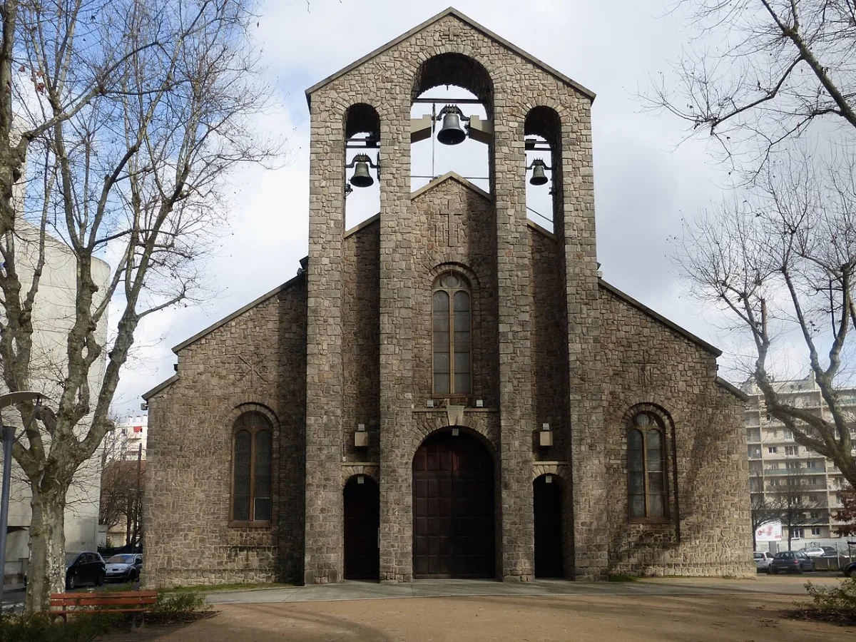 Saint Pierre Saint Paul la Rivière, Saint Etienne