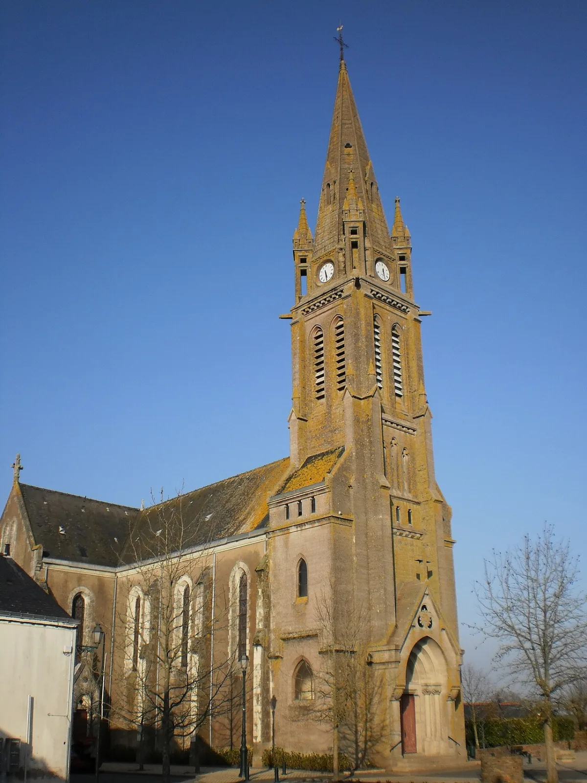 Église St Pierre aux Liens (Eglise paroissiale), Trans Sur Erdre