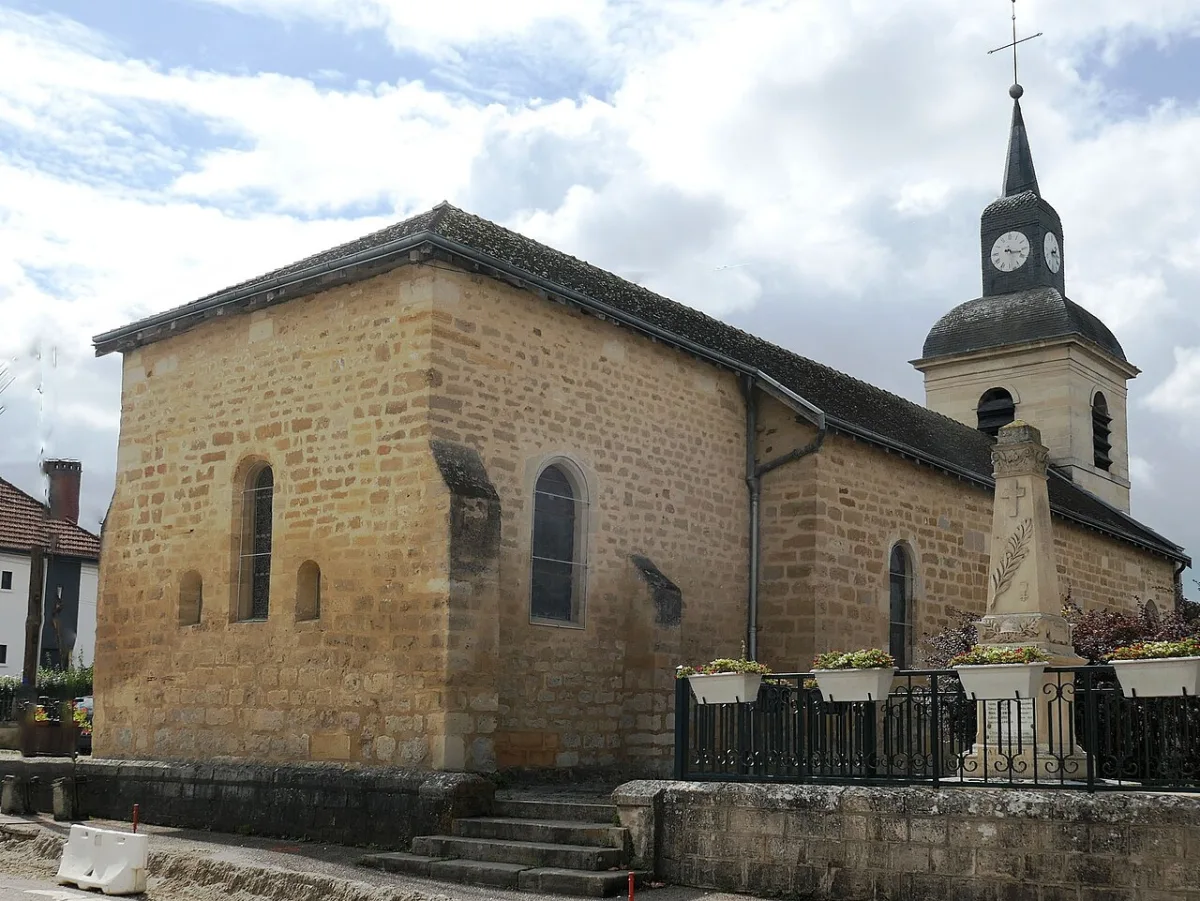 Église Saint Pierre de Valcourt (Saint Pierre - Valcourt), Valcourt