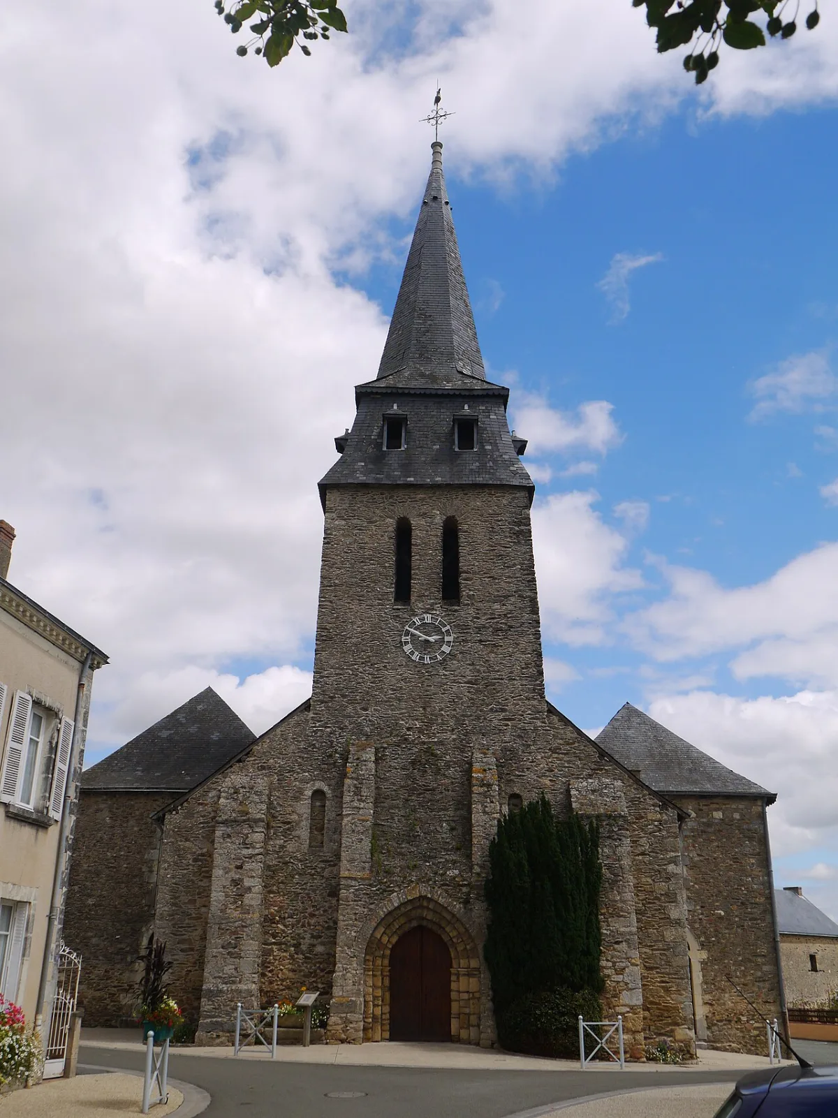 Église Saint Pierre, Bierne