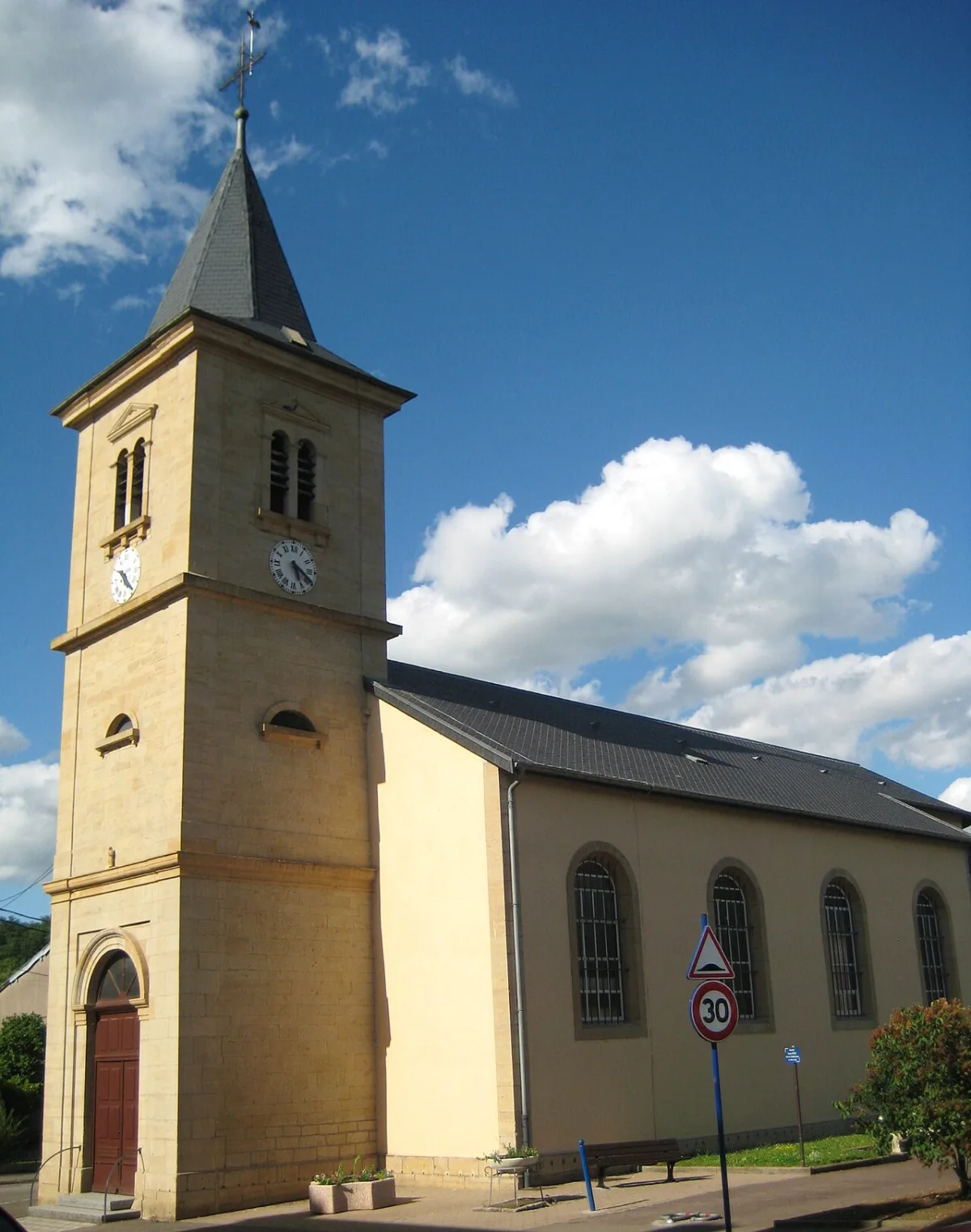 Nativité de la Vierge, Homecourt