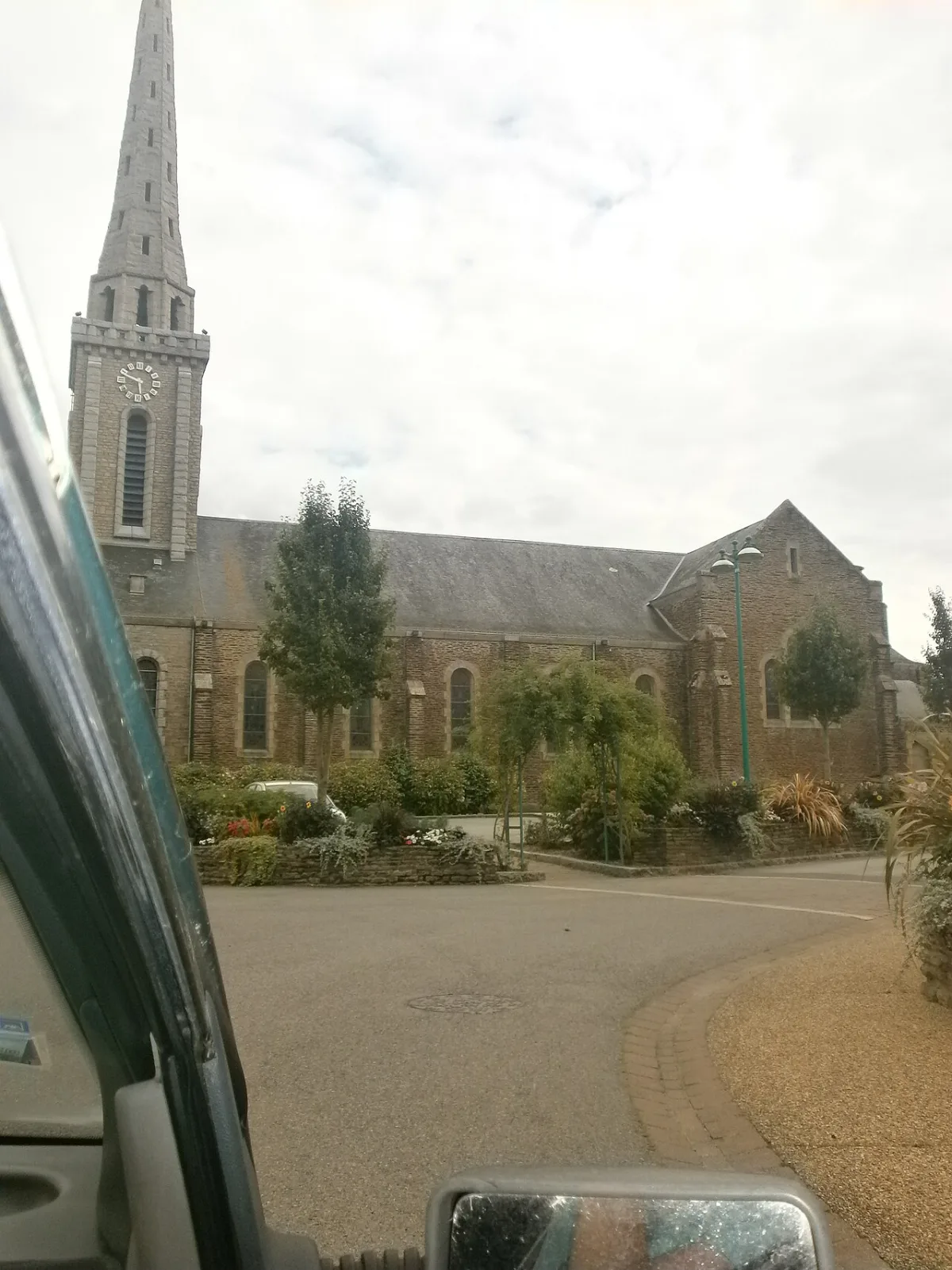 Église Saint-Pierre et Saint-Paul (LOYAT), Loyat