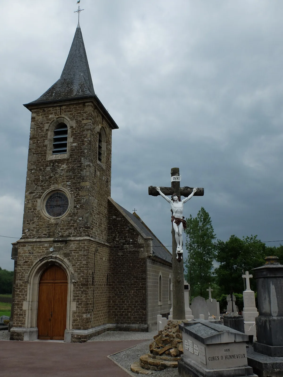 Saint Folquin, Henneveux