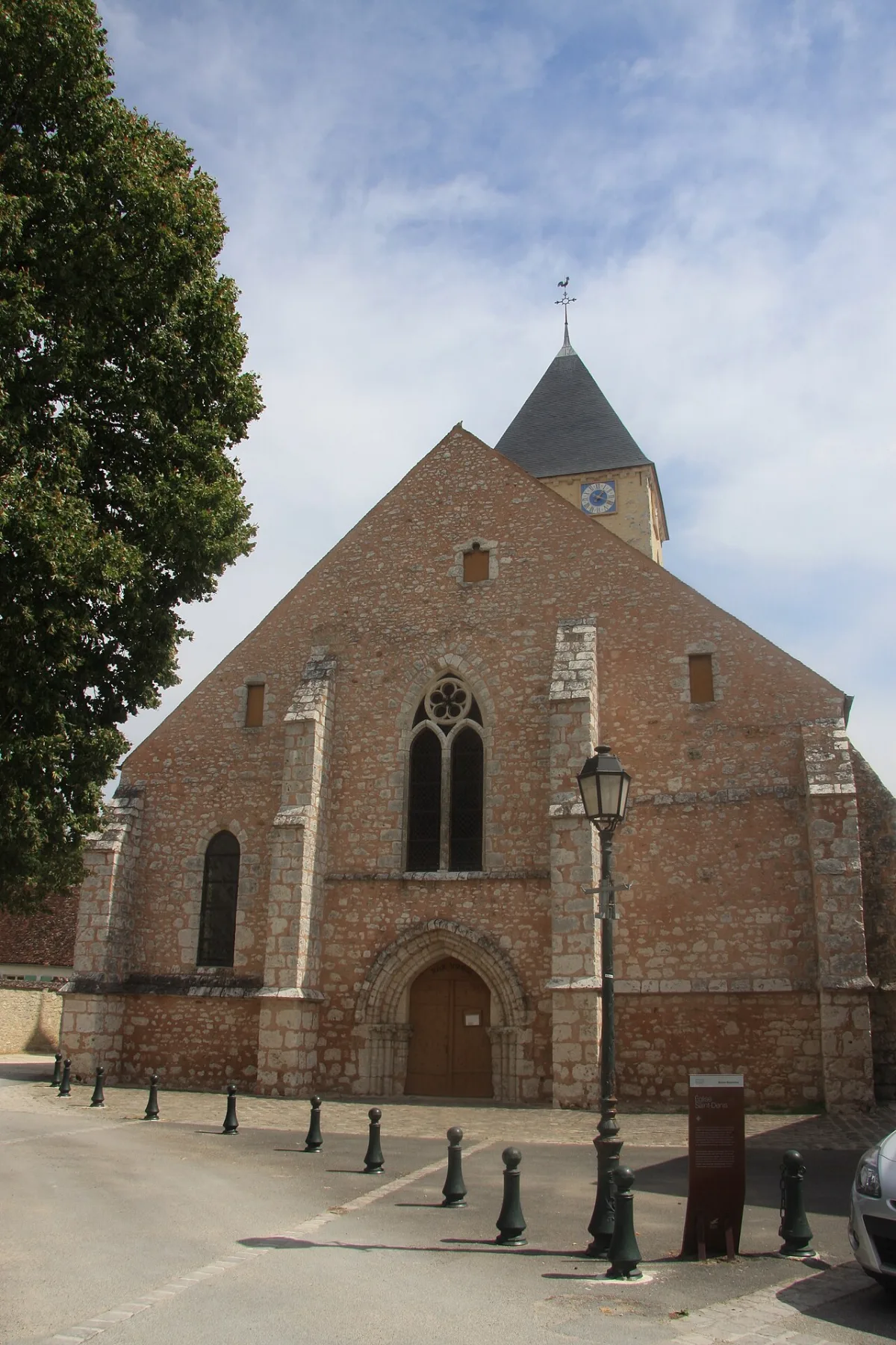 Saint Denis, Beton Bazoches