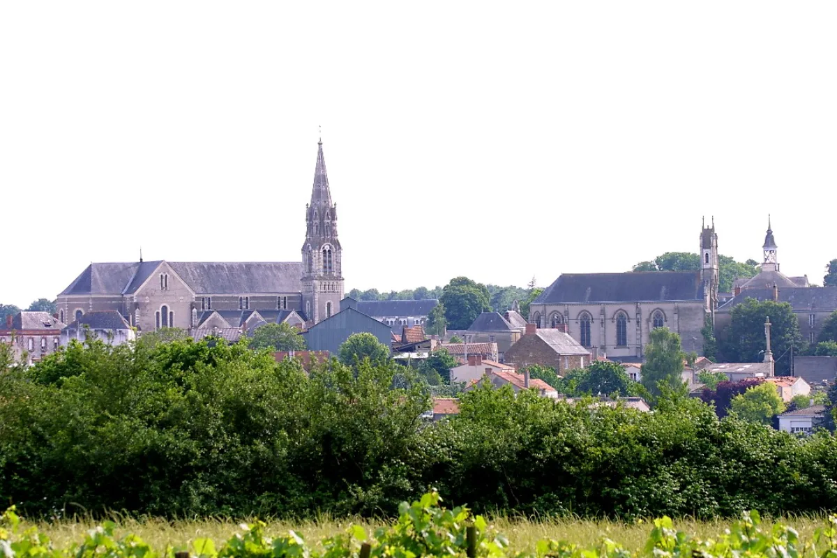 Église Saints Pierre et Paul (Chavagnes-en-Paillers), Chavagnes-en-Paillers