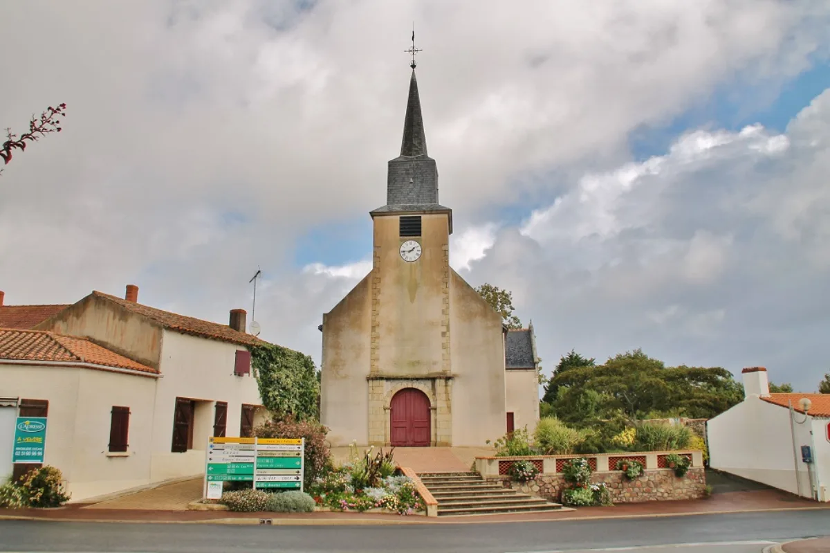Église Saint Pierre (Landevieille), Landevieille