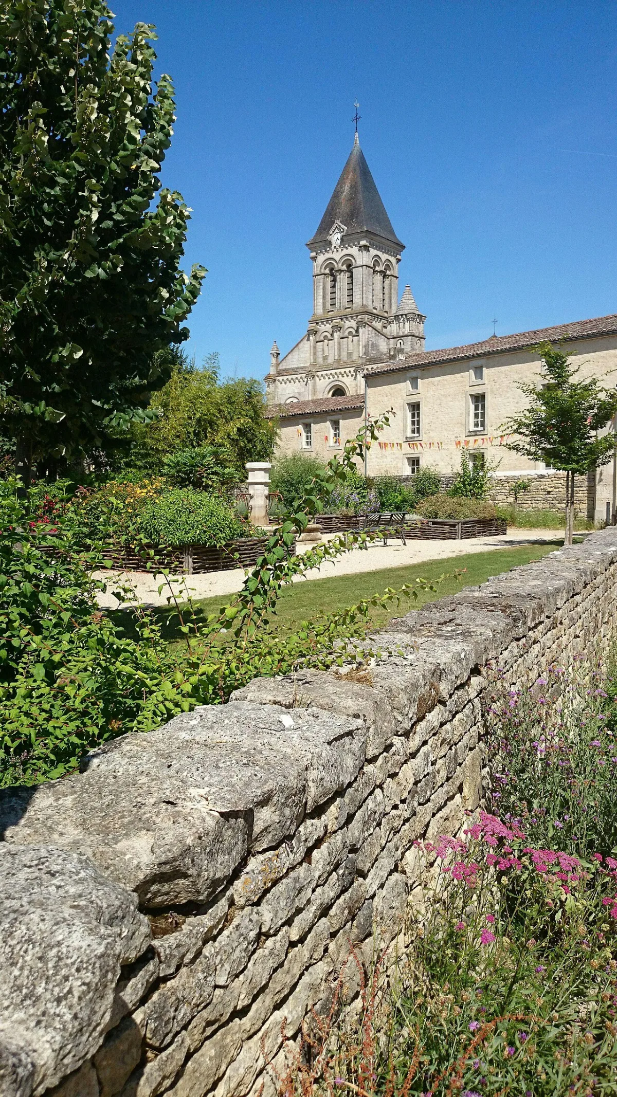 Église Saint Vincent (Nieul sur l'Autise), Rives-d'Autise