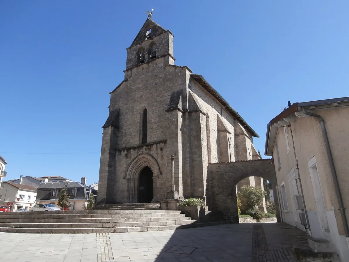 Eglise Saint-Martin d'Isle (Tel : 06 34 96 99 94), Isle