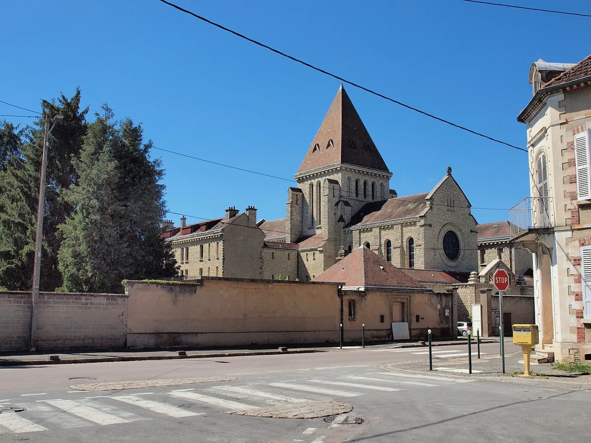 Notre Dame de la Providence (La Providence), Sens