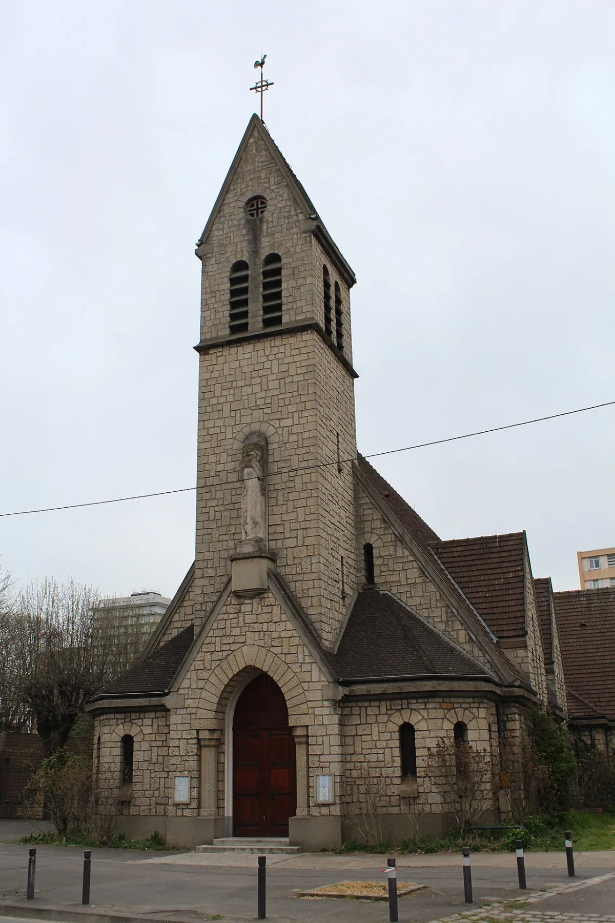 Église Église St Jean-Baptiste du Plateau, Ivry Sur Seine